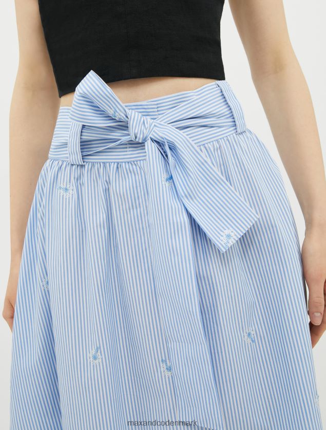 Kvinder stribet midi-nederdel i bomuld og poplin MAX&Co. lyseblåt mønster B2Z2T6763 beklædning